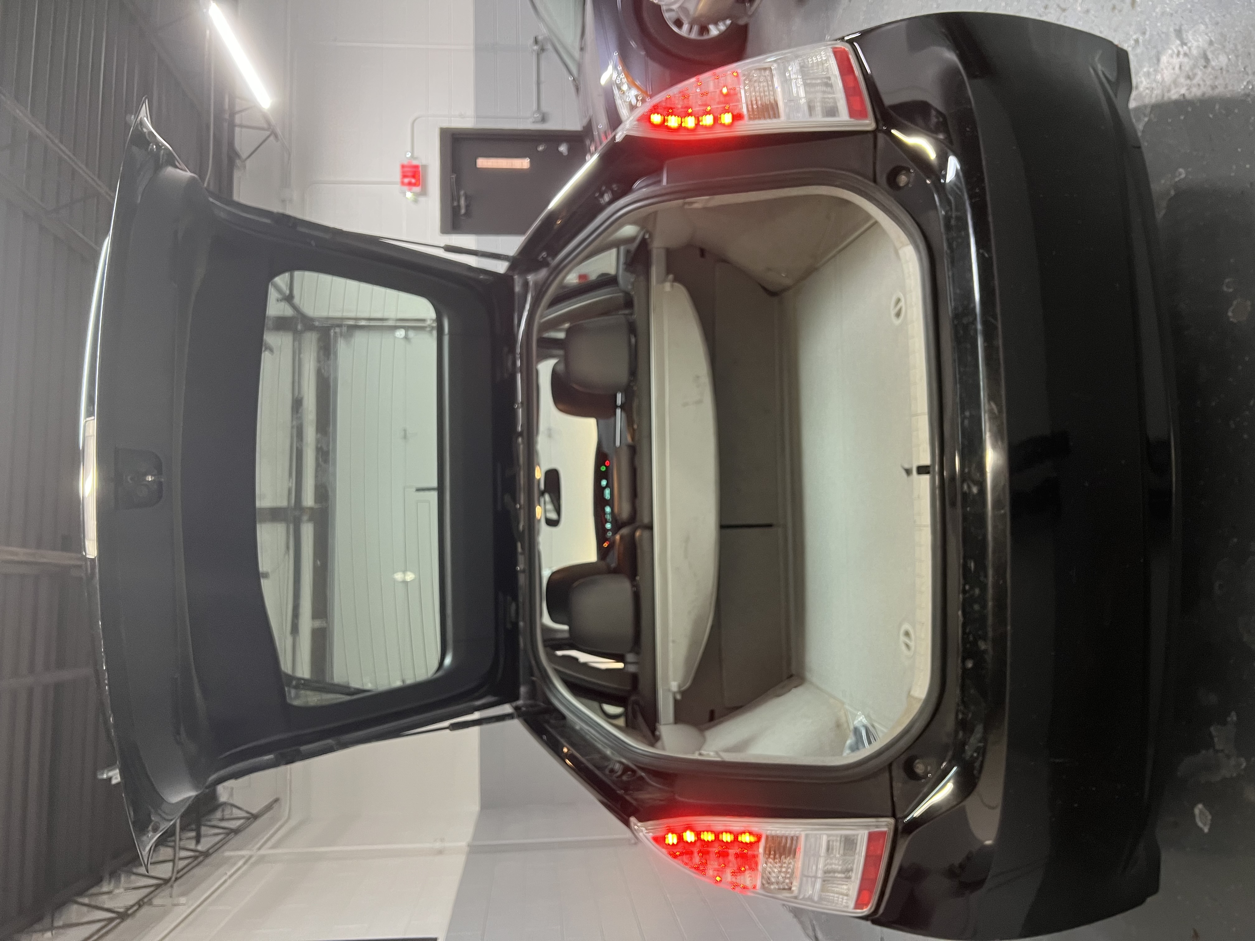 2011 Toyota Prius V - Photo 6