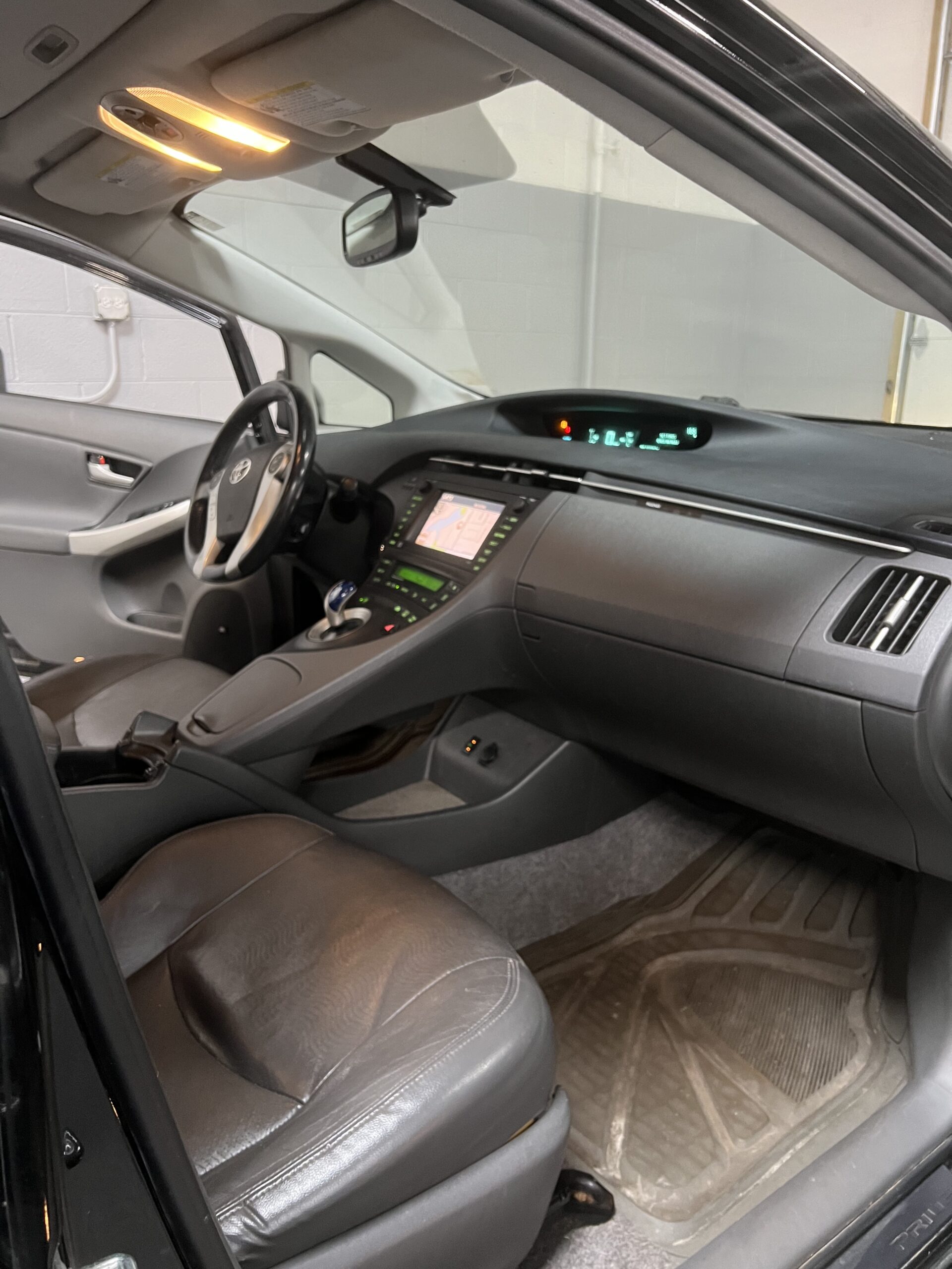 2011 Toyota Prius V - Photo 9