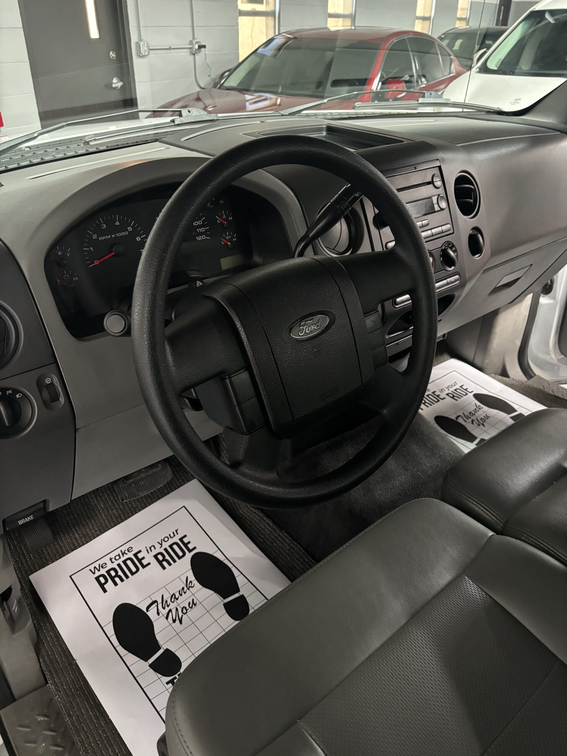 2005 Ford F-150 XL - Photo 6