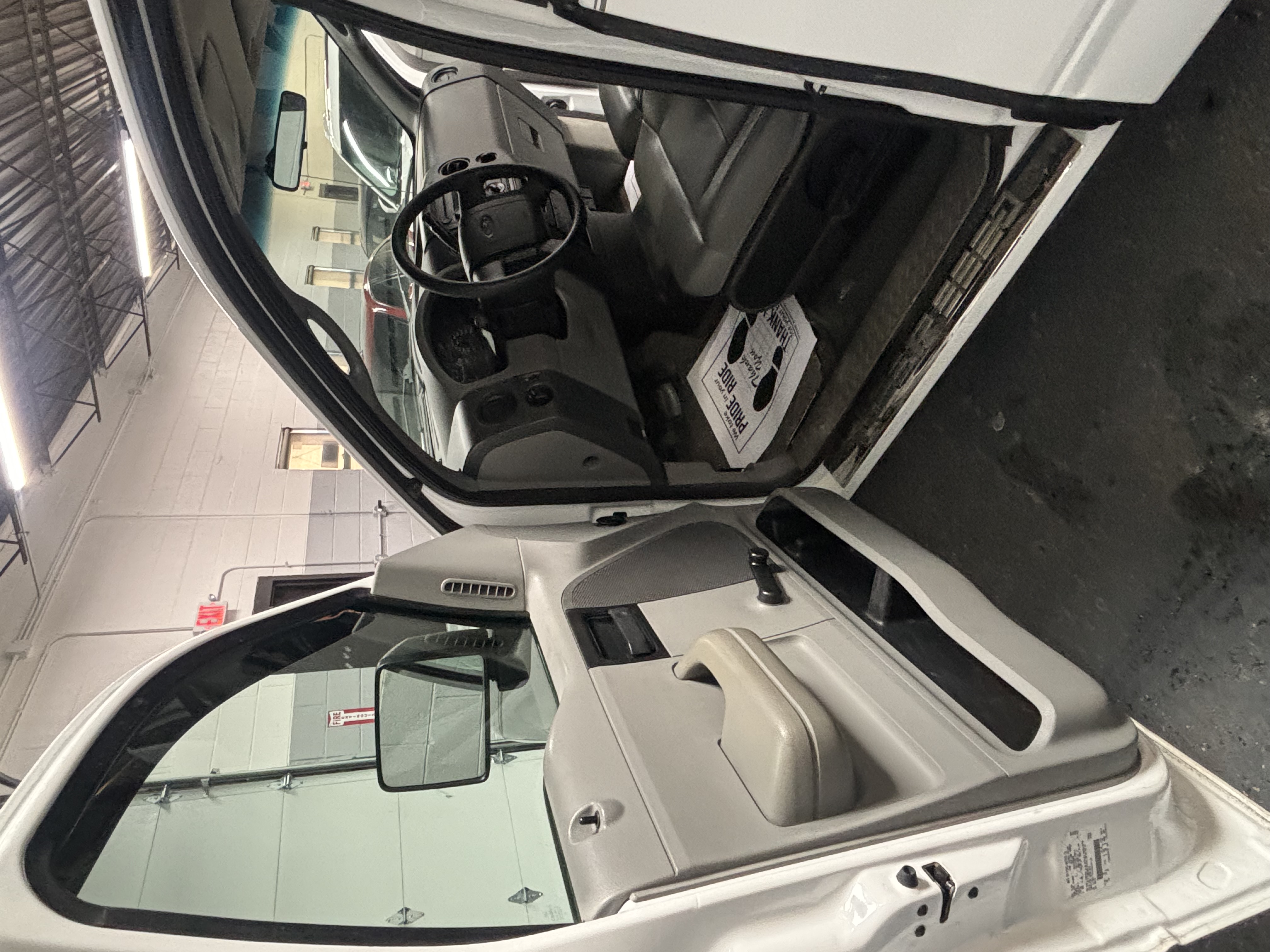 2005 Ford F-150 XL - Photo 8