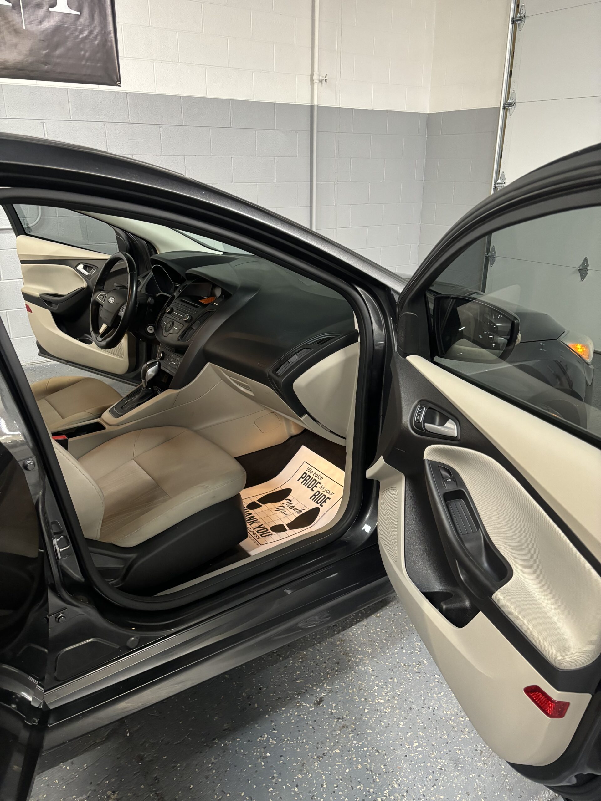 2015 Ford Focus SE - Photo 9